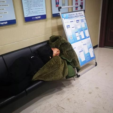 晚班如何赚钱?揭秘夜班工作者的多元收入策略 晚班如何赚钱?揭秘夜班工作者的多元收入策略