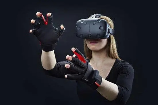 云趣VR加盟全攻略，一步步带你走上虚拟现实事业巅峰