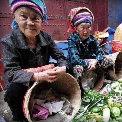 农民摆摊做什么生意好赚钱？看这些案例和策略分析