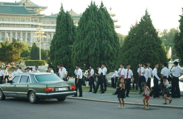 中国汽车品牌在朝鲜市场的发展与挑战