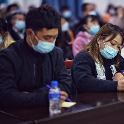 揭秘2021年致富之路，热门行业与成功案例分析