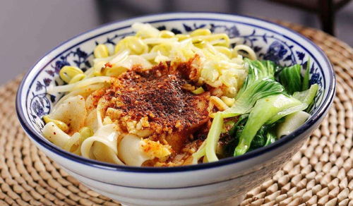 李晨油泼面加盟全攻略，轻松开启面食事业之门
