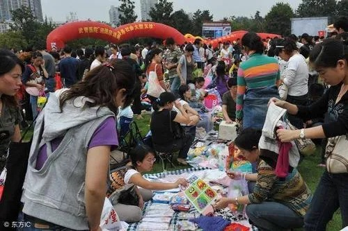 在大学附近做什么买卖赚钱