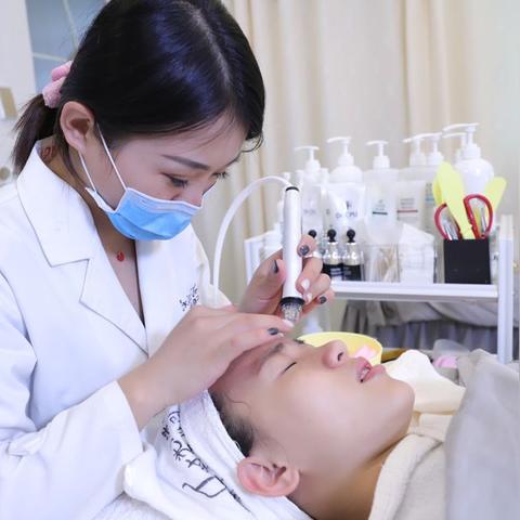 开工厂做什么能赚钱？看这些热门行业与成功案例