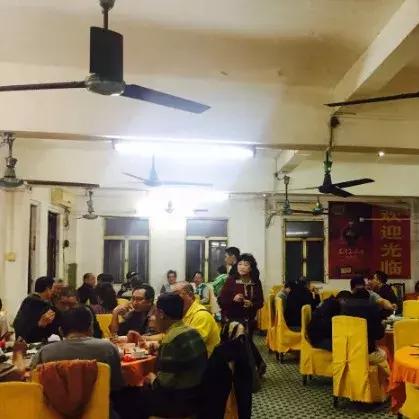 开美食店做什么美食赚钱？看我一一揭秘热门美食商机！