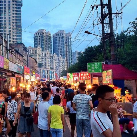 开美食店做什么美食赚钱？看我一一揭秘热门美食商机！