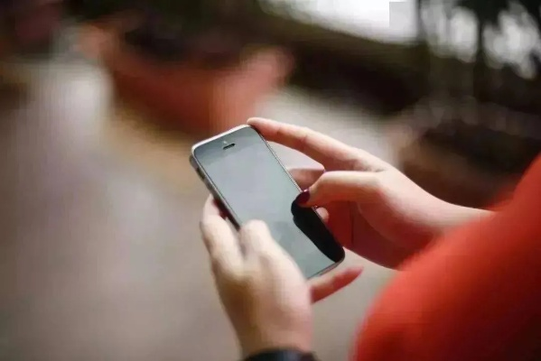 揭秘真相，如何查看别人微信聊天记录？知道密码的情况下需谨慎操作