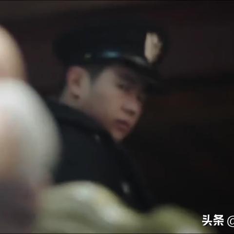 揭秘！如何巧妙地偷看暗恋女生的微信聊天记录？