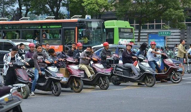 开电车能做什么生意赚钱？看我一一揭秘！