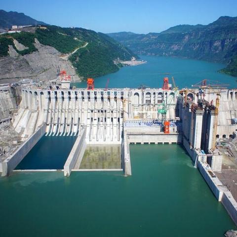 基建做什么工作赚钱呢？深度解析基建行业的盈利点与案例剖析
