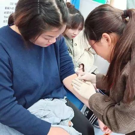 天津医保卡取现每月会打入资金吗？详解与案例分享