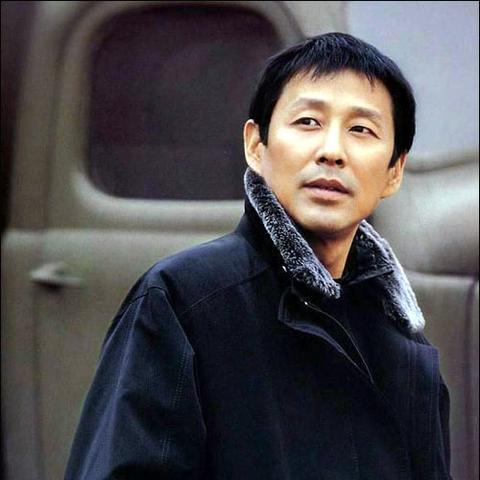 创业的偶像剧剧本探析，热血青春与商战情缘交织的故事