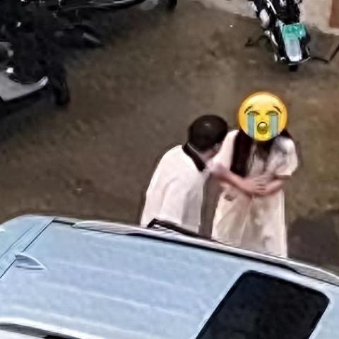 如何查询伴侣的开房记录？