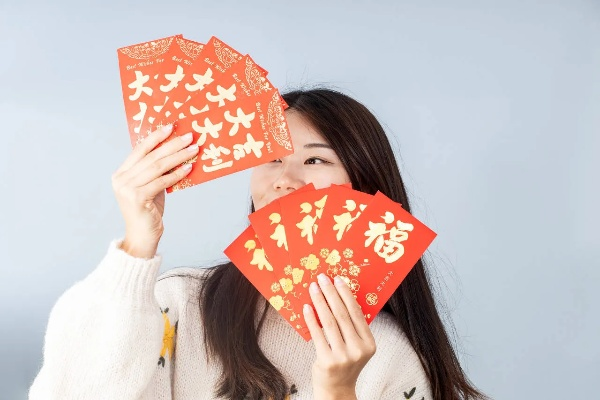女生过年期间如何提供赚钱服务