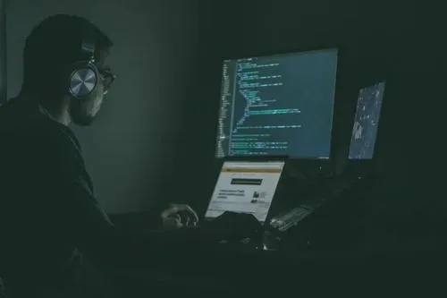黑客24小时在线接单好技术，解密顶尖黑客的工作日常与精湛技艺
