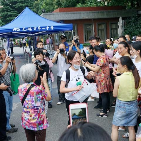 女大学生兼职赚钱多的途径探讨与案例分析