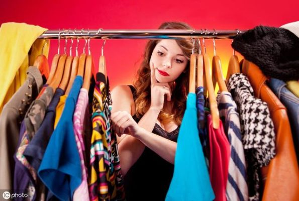 服装商品做什么好赚钱？深度解析热门商机与成功案例
