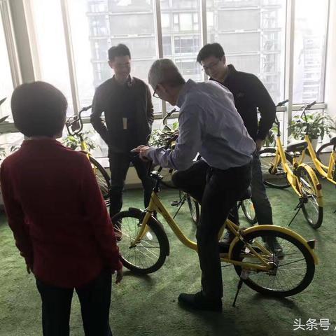 苹果公司的创业团队有哪些，传奇背后的故事