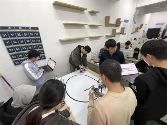 学校创新创业活动丰富多样，激发学子潜能与热情