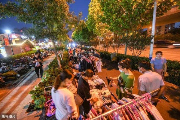 广场摆摊做什么赚钱多呢？全面解析与实例探究