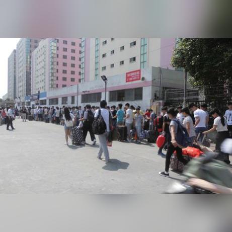 小孩暑假做什么赚钱快点？多种途径与案例解析