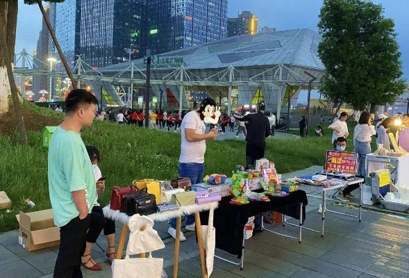 摆摊做什么有新意赚钱呢？创新与个性化是关键