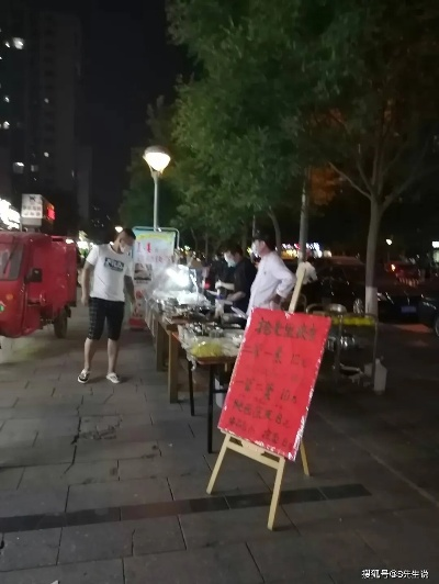 广场摆摊做什么赚钱更快？详解与实例分析