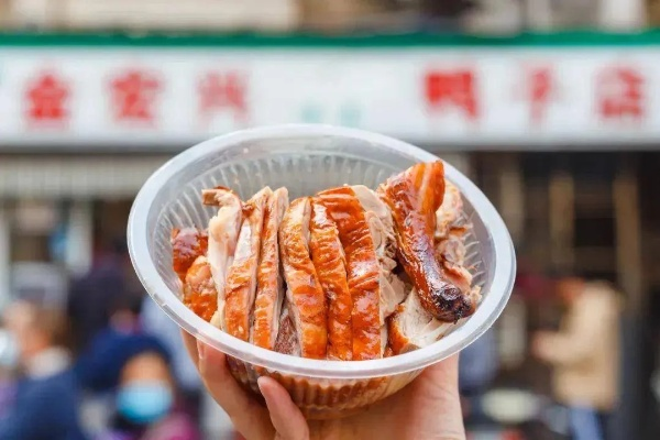 羊小咩便荔卡套出来商家南京，揭秘南京本土特色美食卡套背后的故事