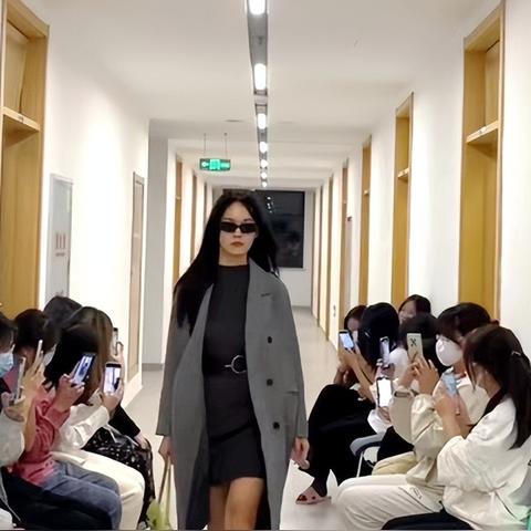 户外品牌走秀音乐的多元化探索