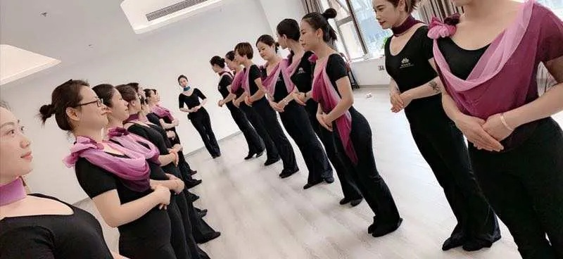学形体，不止塑造美丽，还能兼职赚钱！