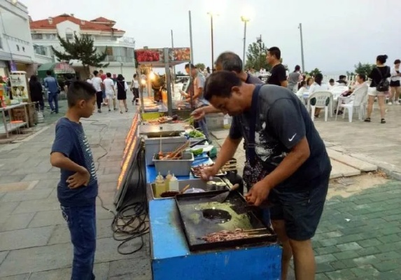 沙滩做什么生意比较赚钱呢？看我一一揭秘