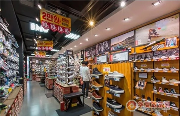 如何加盟鞋子专卖店？全攻略带你看懂加盟流程与要点