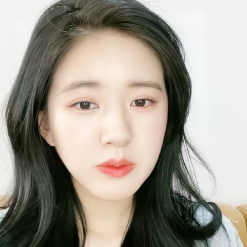 赵露思代言的化妆品牌—美丽与自信的新选择