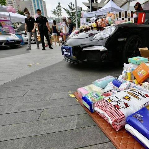 摆摊做什么才能赚钱快点？全面解析与实例探究