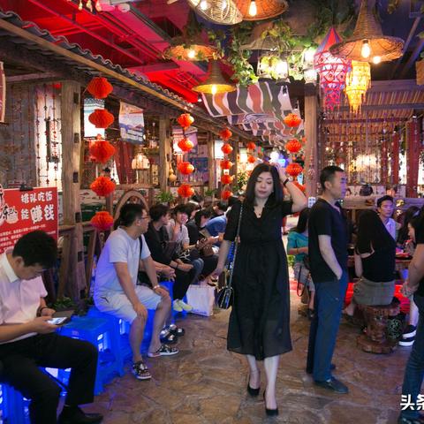 揭秘知名餐饮品牌的优势，从市场到顾客的全面解析