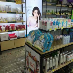 多品牌化妆品超市加盟，开启您的美容零售事业