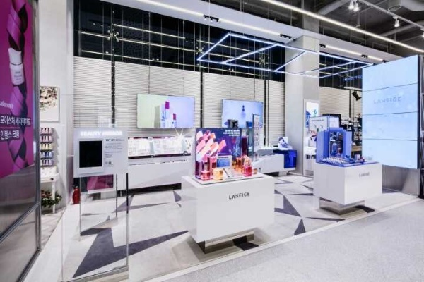打造完美化妆品展示柜，提升顾客体验与销售业绩的秘诀