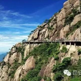 户外登山鞋品牌t恤，时尚与功能的完美结合