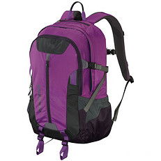 户外登山包品牌与连衣裙的完美结合