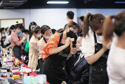 化妆品品牌培训学校，打造专业美妆人才的摇篮