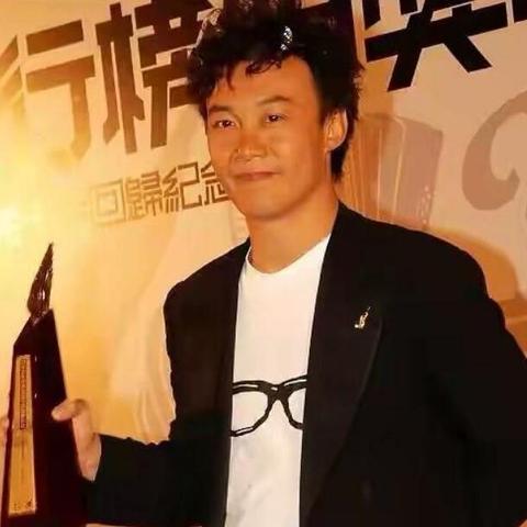 周杰伦代言汽车品牌，引领潮流新风尚