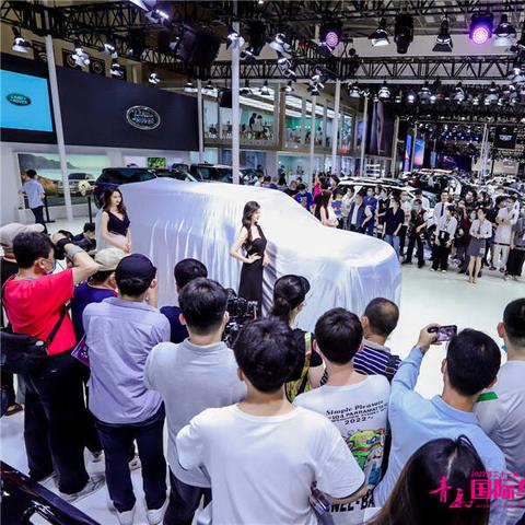 新能源汽车品牌高合，创新引领，绿色出行