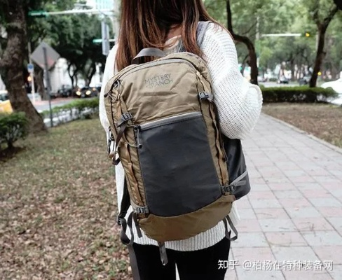 户外登山包品牌女装，时尚与功能的结合