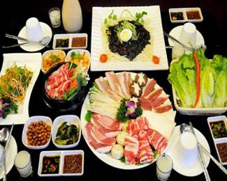 小炙自助烤肉加盟攻略，手把手教你如何加盟，共创美食事业新篇章
