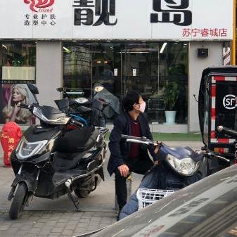 抖音月付套操作指南，轻松吸引人流量，让你的视频火起来！