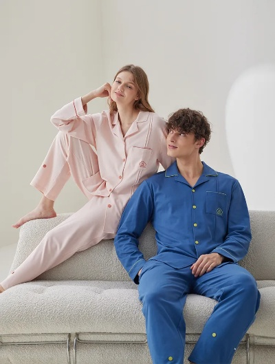 打造舒适家居生活，休闲家居服品牌的选择与搭配