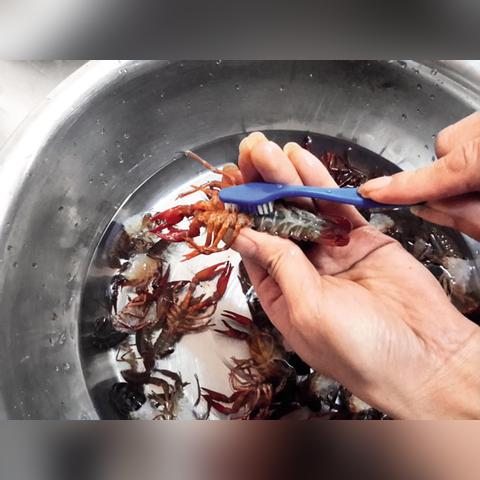 夏天做什么小吃生意致富？看这些热门小吃项目大展身手！