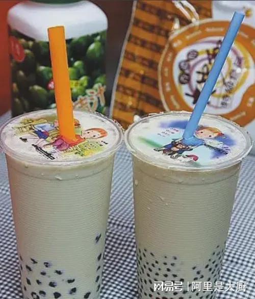 奶茶小哥加盟代理之路，如何开启你的事业新篇章