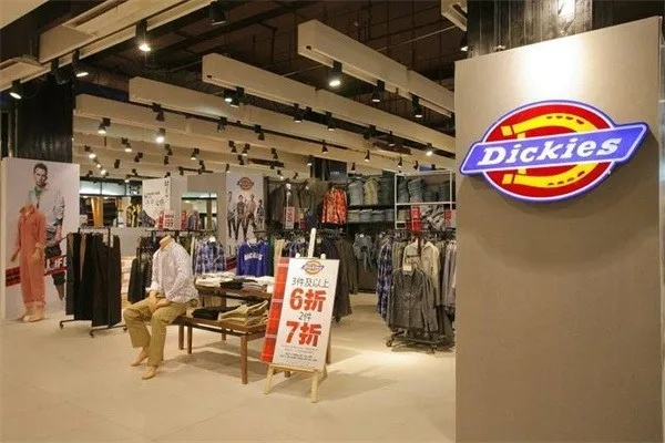 如何加盟迪克斯服装店铺？详细步骤与注意事项