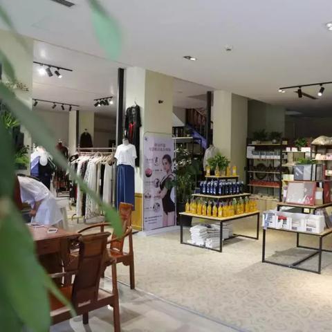 如何打造服装品牌并实现盈利？